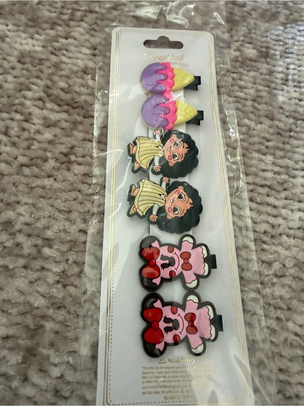 NWOT CRYSTAL COLLECTIONS Set Hair Clips Accessory Disney Theme